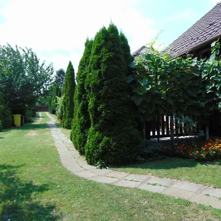 Fenyo Vendeghaz * Balatonlelle