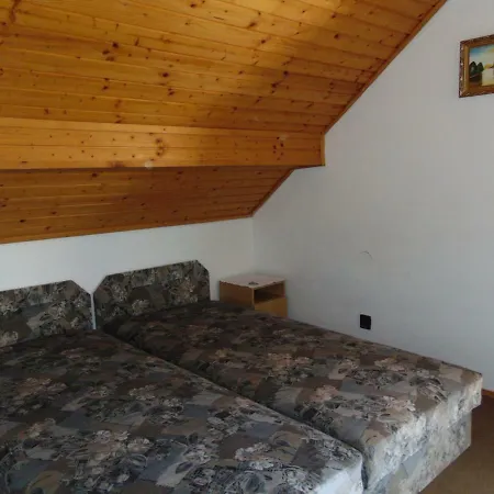 Fenyo Vendeghaz * Balatonlelle